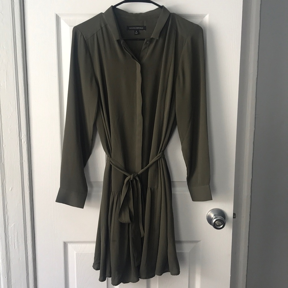 Green Banana Republic long-sleeve dress